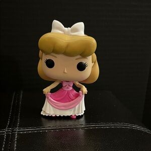 Funko Pop! Disney Cinderella in Pink Dress vinyl figure 738 Pre-owned. No box